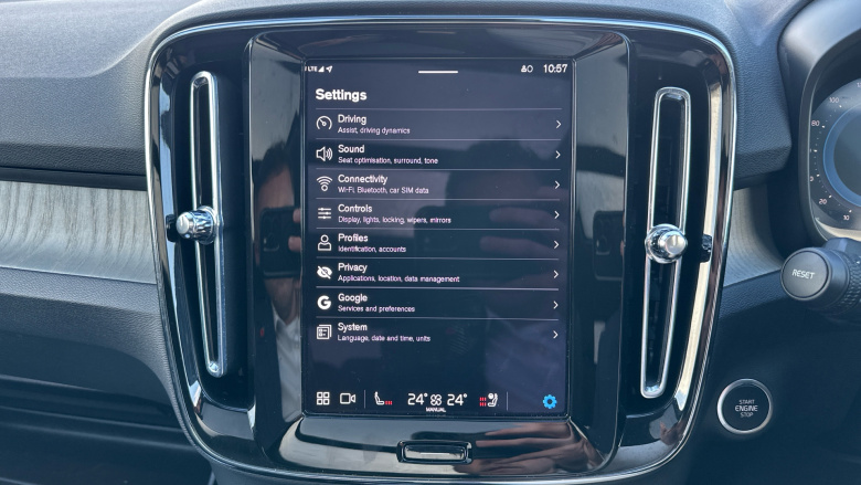 Volvo XC40 2.0 B4P Ultra Dark 5dr Auto Petrol Estate